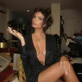 Emily Ratajkowski голая #15537