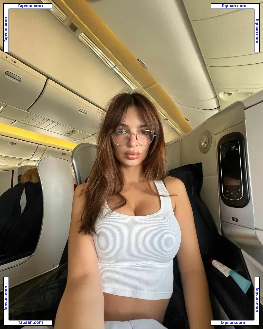 Emily Ratajkowski nude photo #16008 from OnlyFans