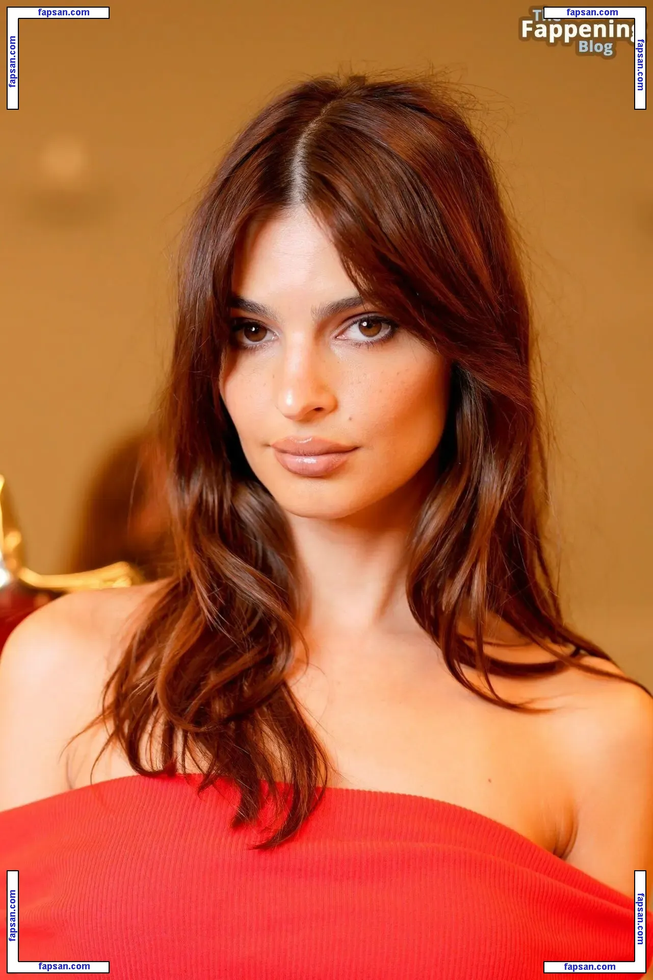 Emily Ratajkowski голая фото #16072 с Онлифанс