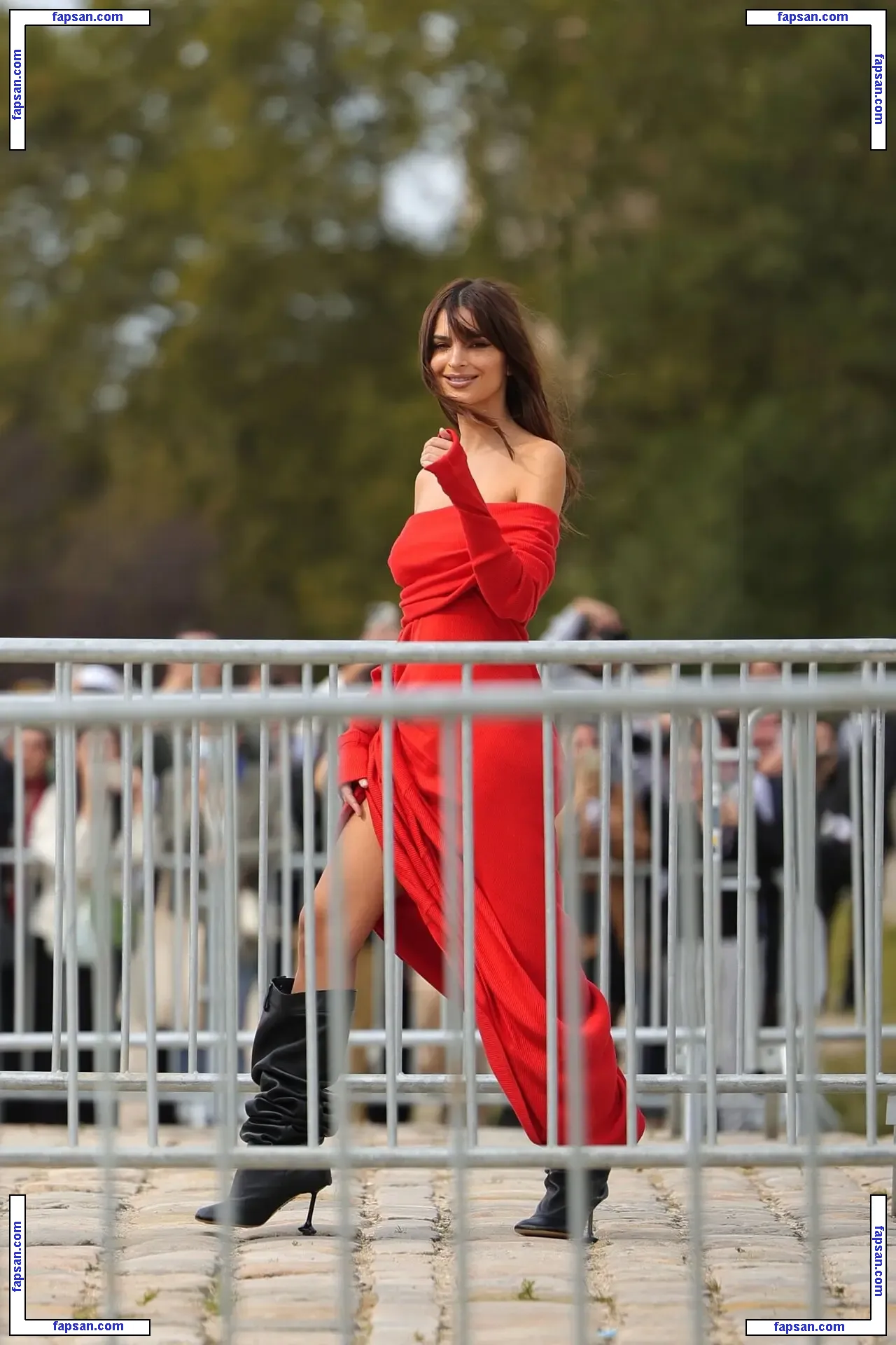 Emily Ratajkowski nude photo #16130 from OnlyFans