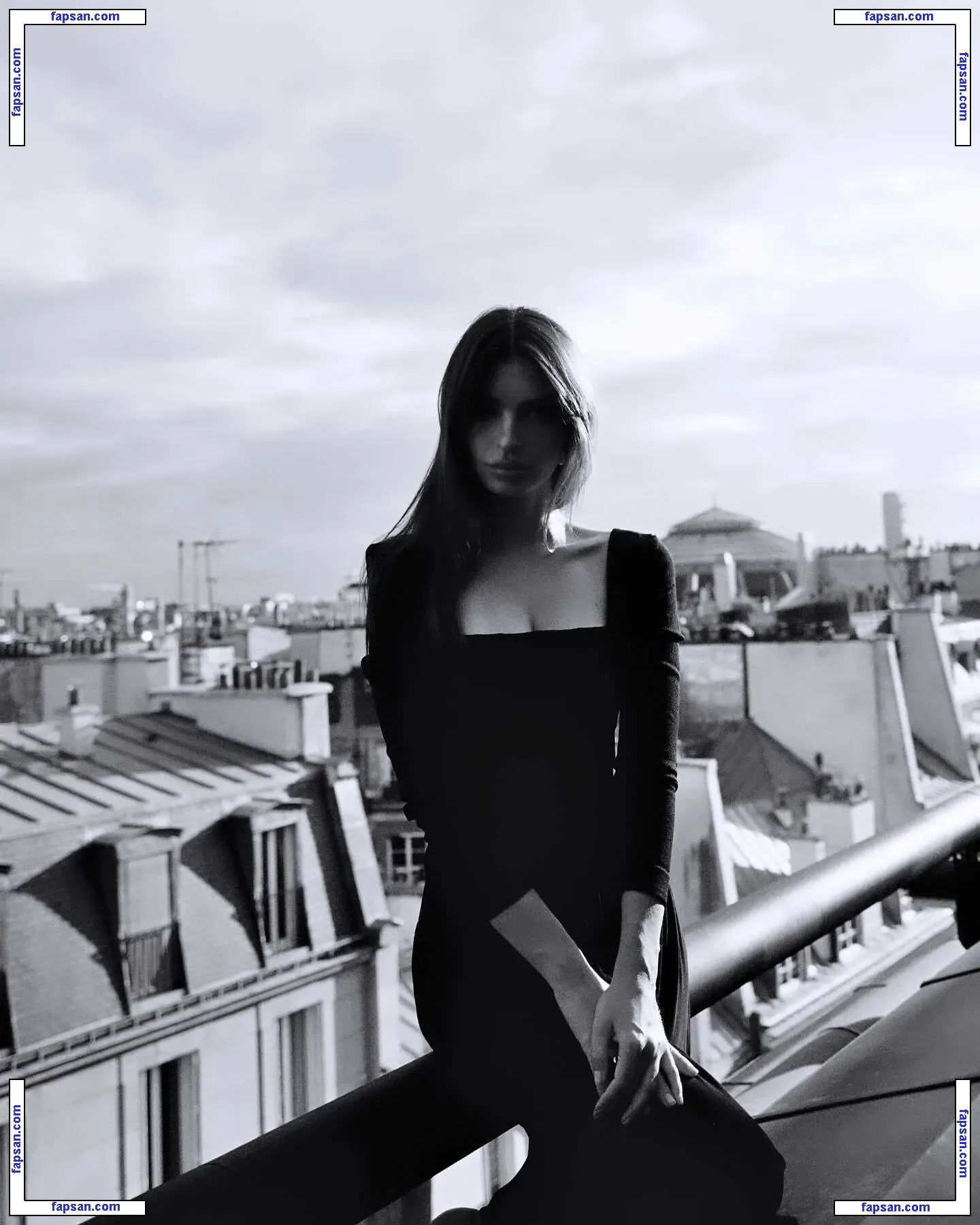 Emily Ratajkowski nude photo #16177 from OnlyFans