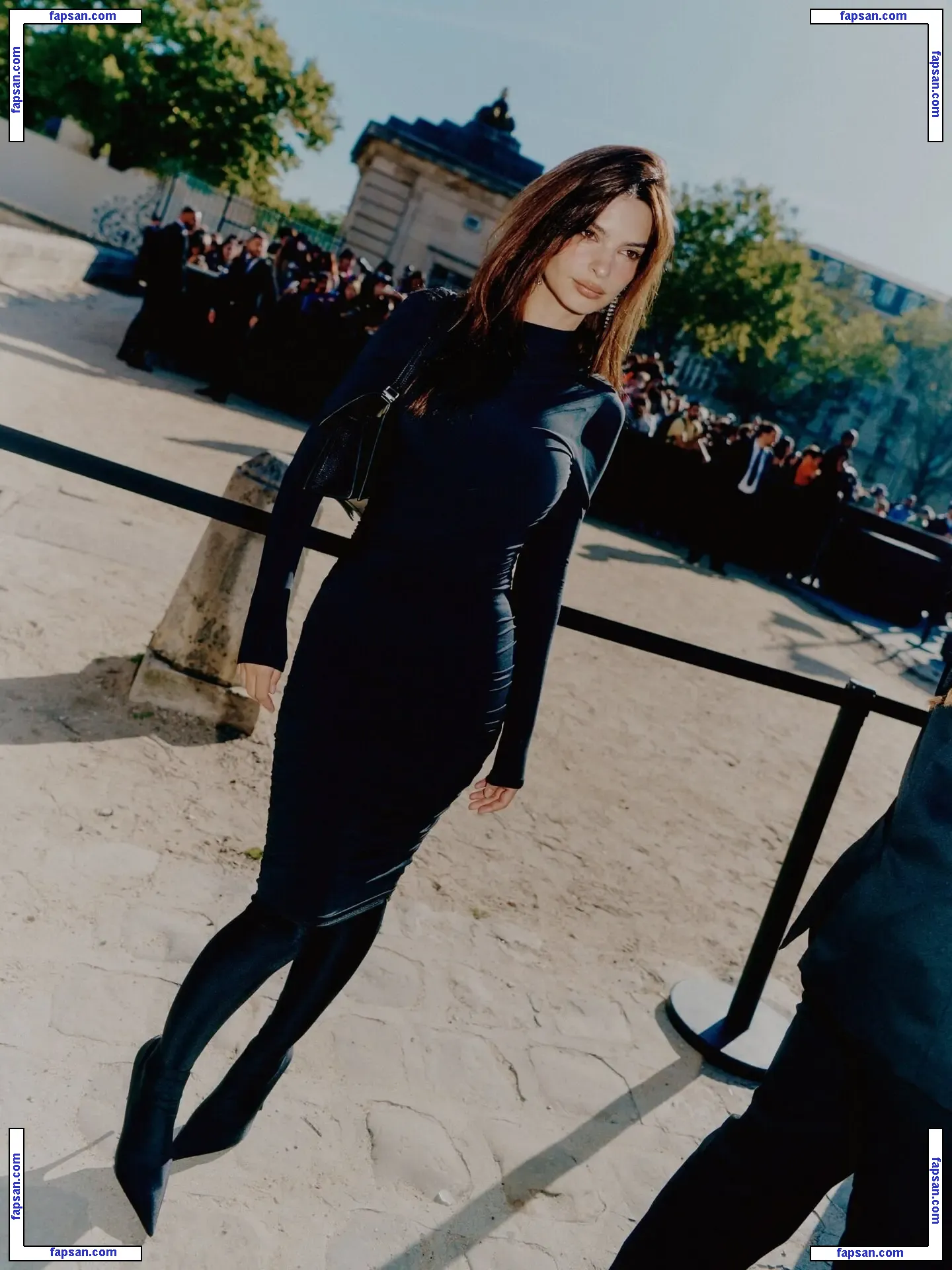 Emily Ratajkowski голая фото #16227 с Онлифанс