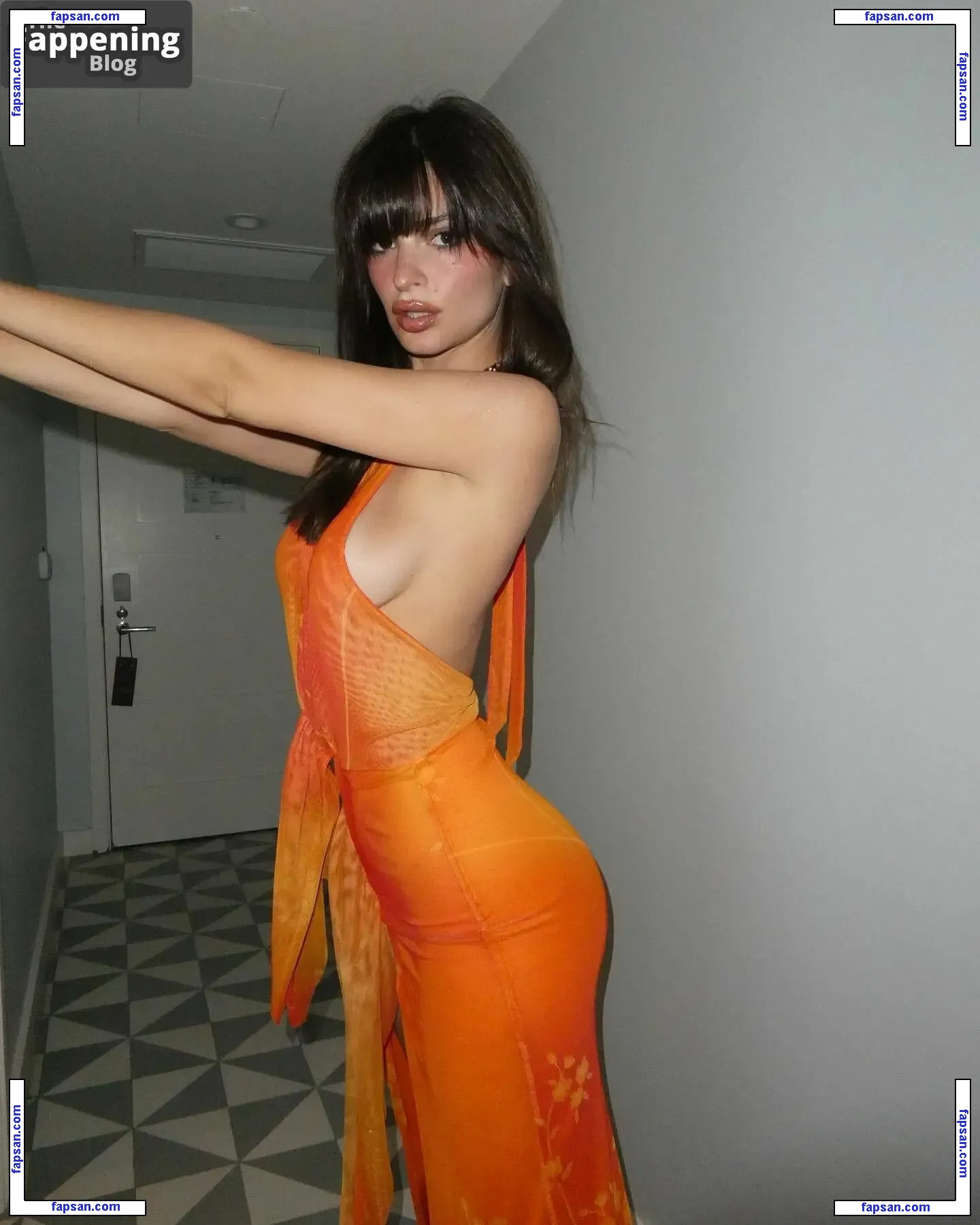 Emily Ratajkowski nude photo #16319 from OnlyFans