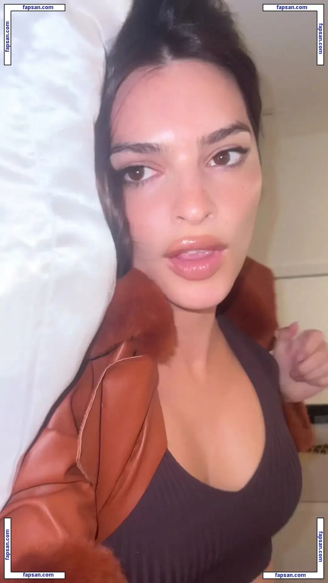 Emily Ratajkowski nude photo #16337 from OnlyFans