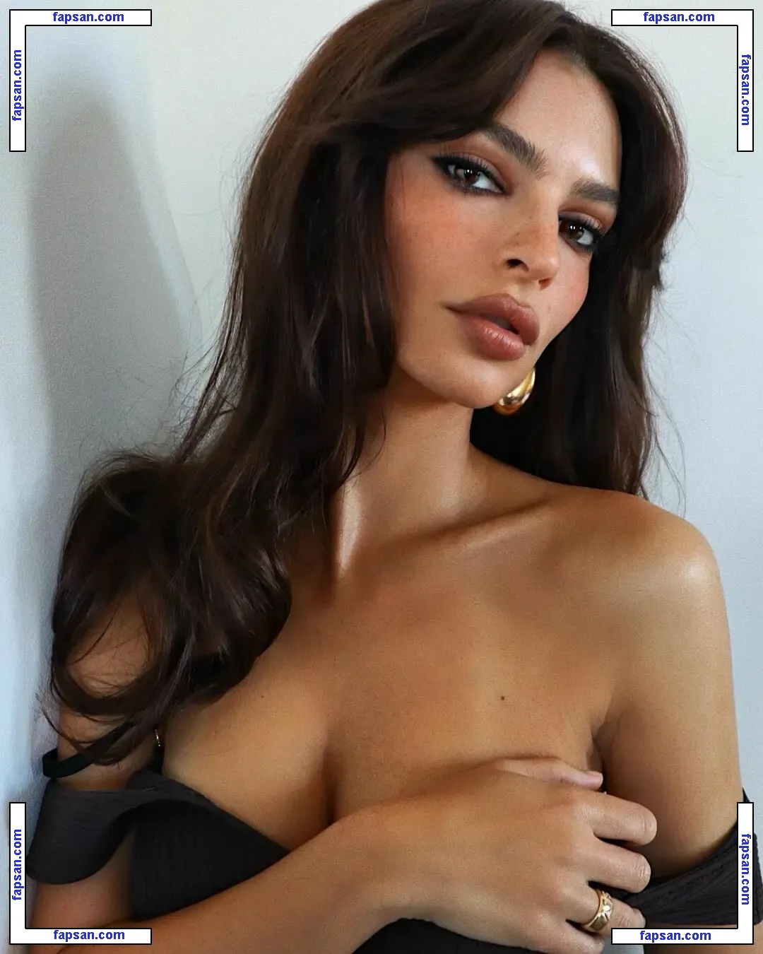 Emily Ratajkowski nude photo #16339 from OnlyFans