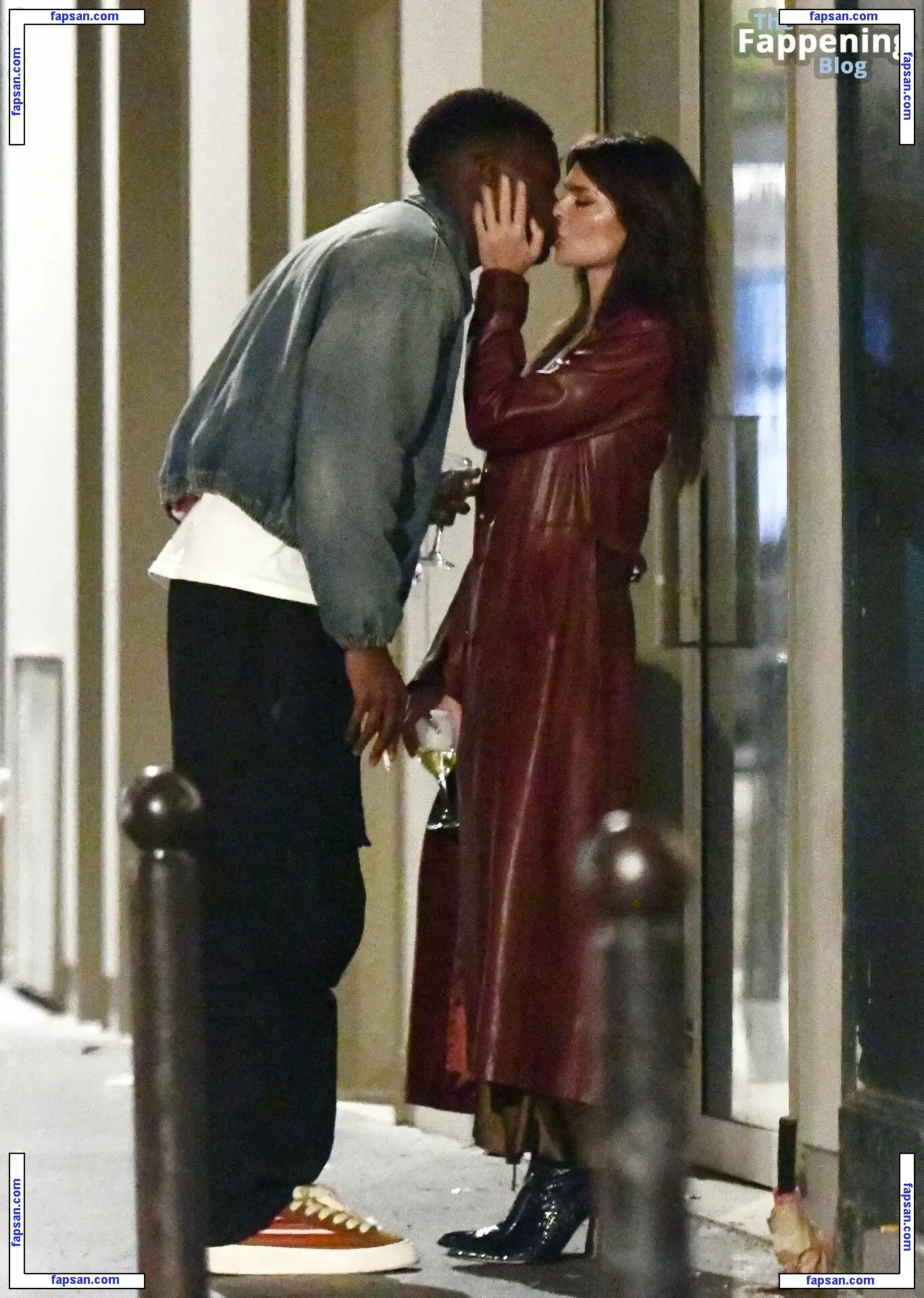 Emily Ratajkowski nude photo #16435 from OnlyFans