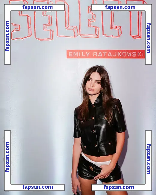 Emily Ratajkowski nude photo #16776 from OnlyFans