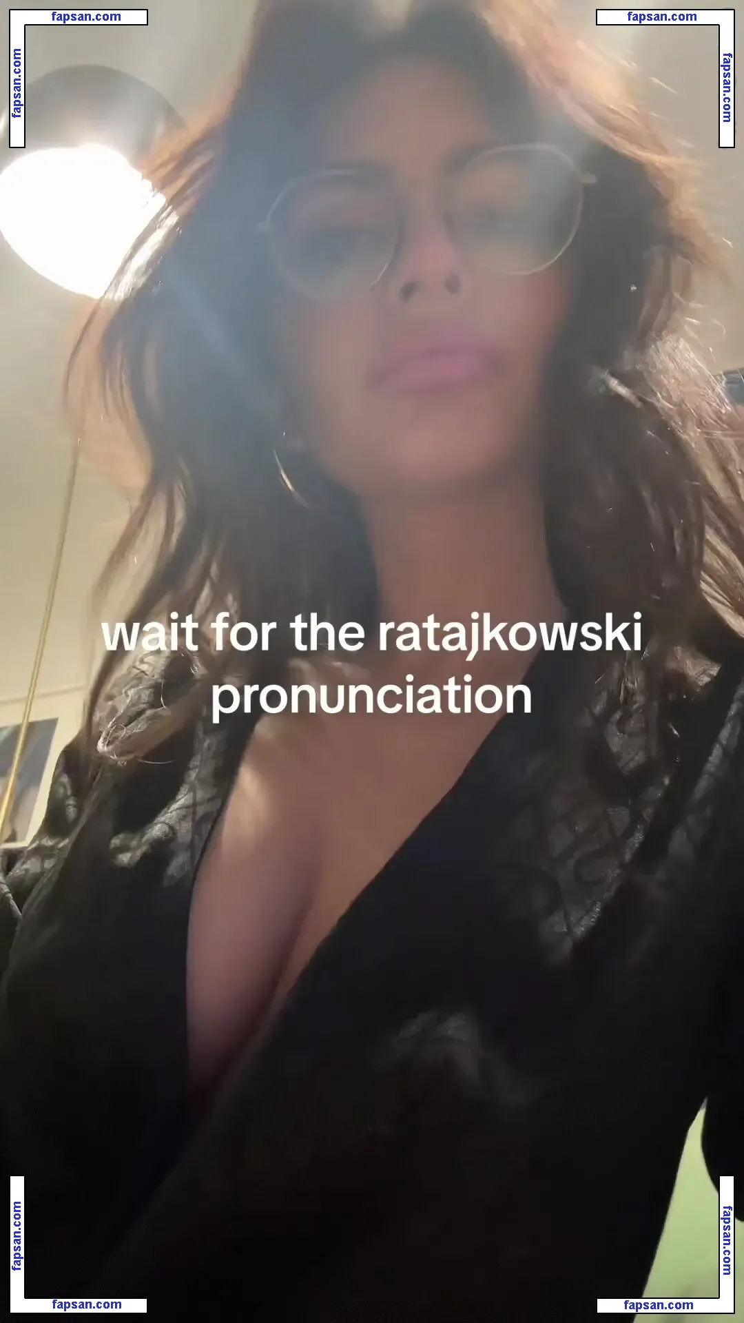 Emily Ratajkowski nude photo #16872 from OnlyFans