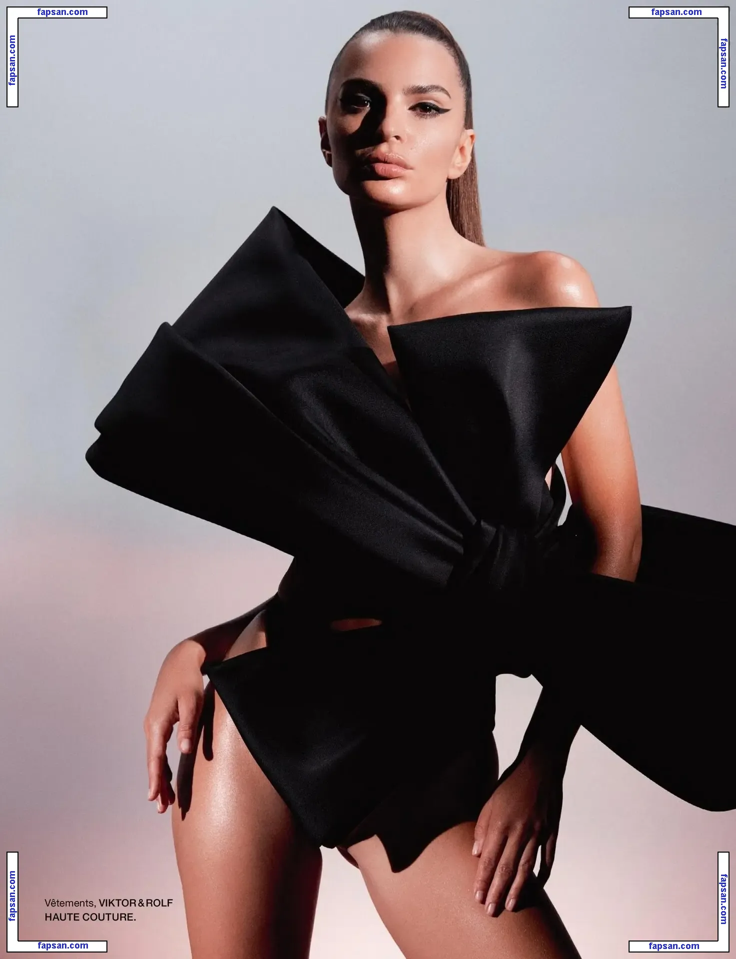 Emily Ratajkowski nude photo #16874 from OnlyFans