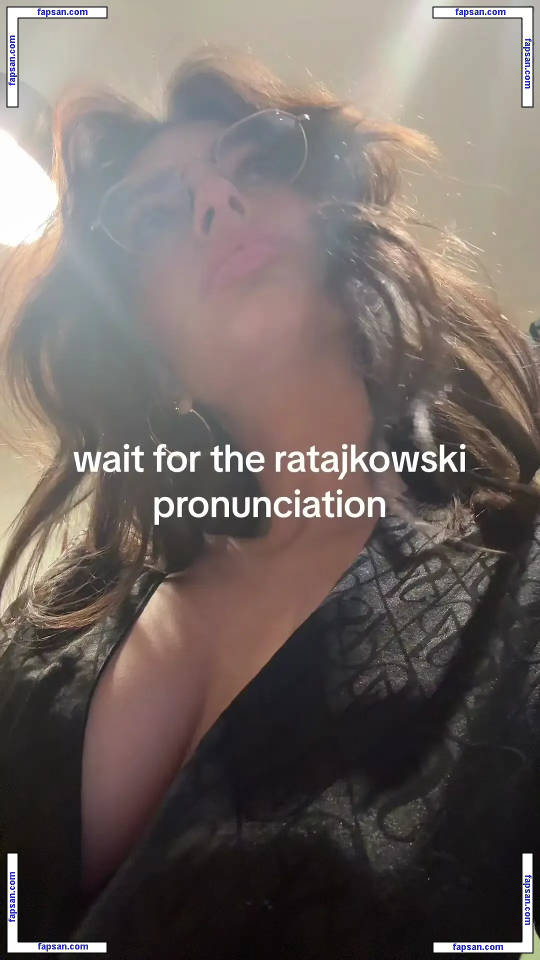 Emily Ratajkowski nude photo #16880 from OnlyFans