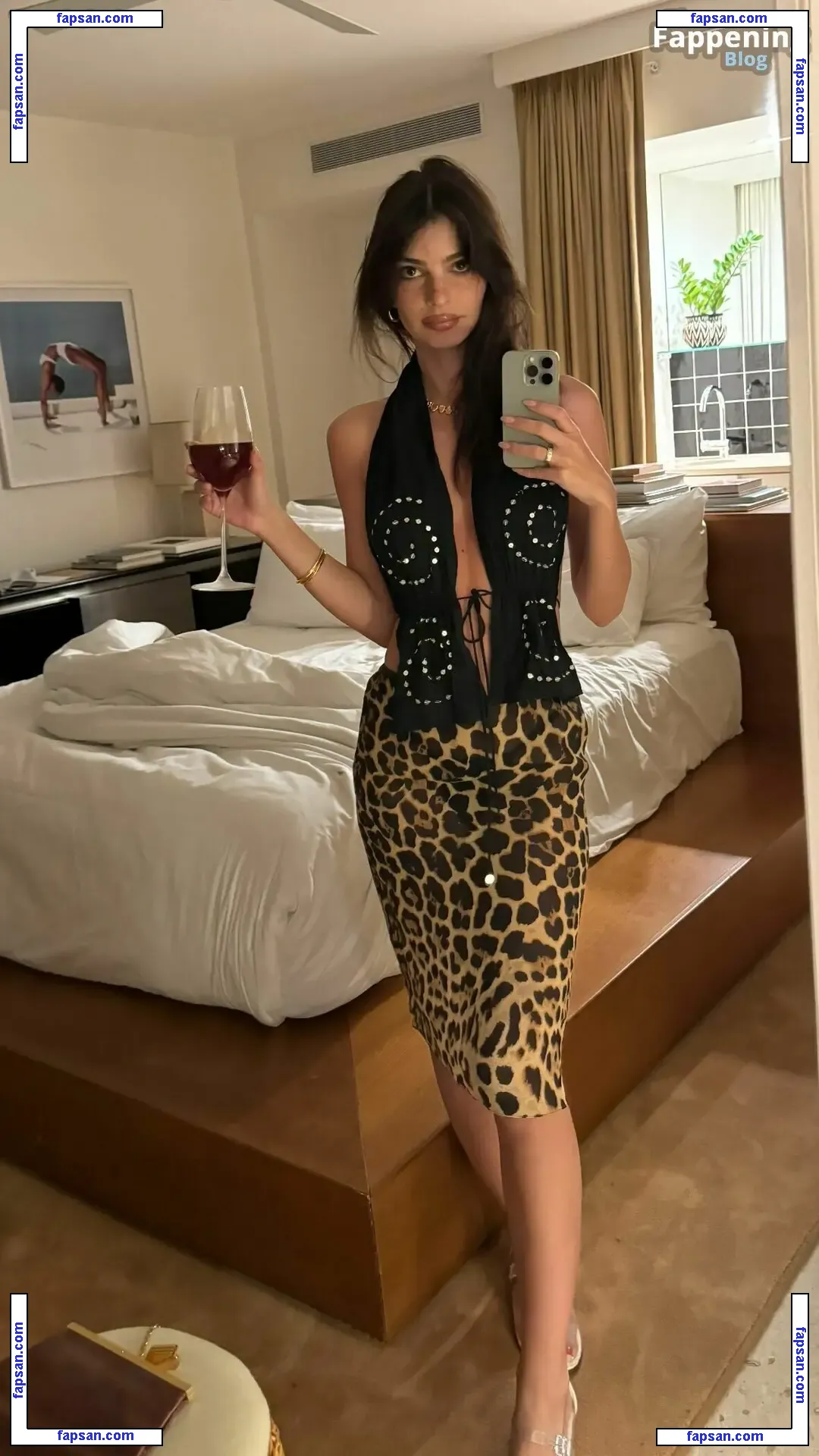 Emily Ratajkowski nude photo #16890 from OnlyFans