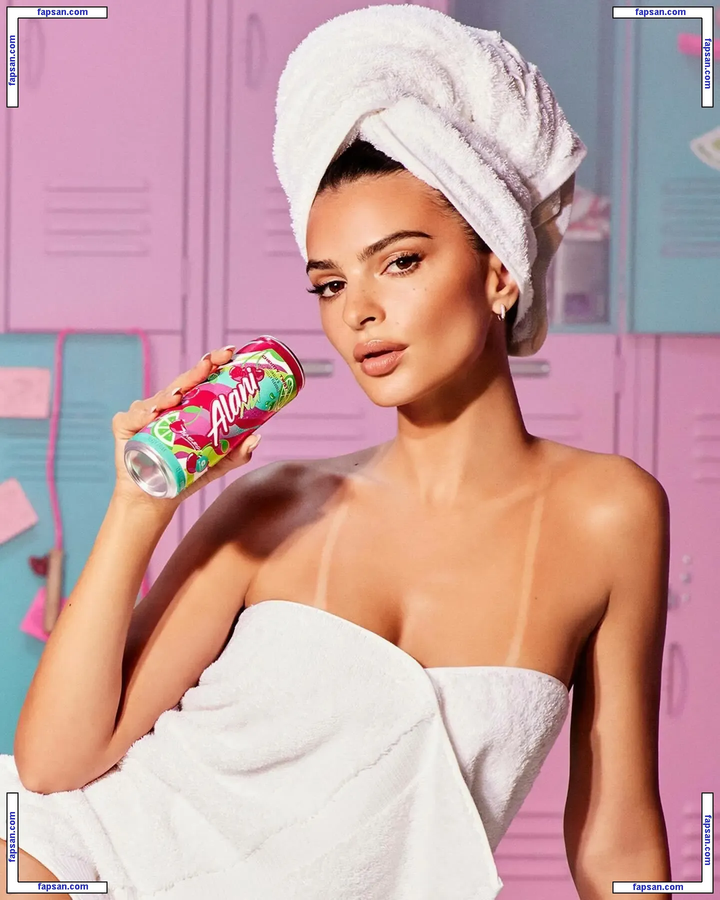 Emily Ratajkowski nude photo #16907 from OnlyFans