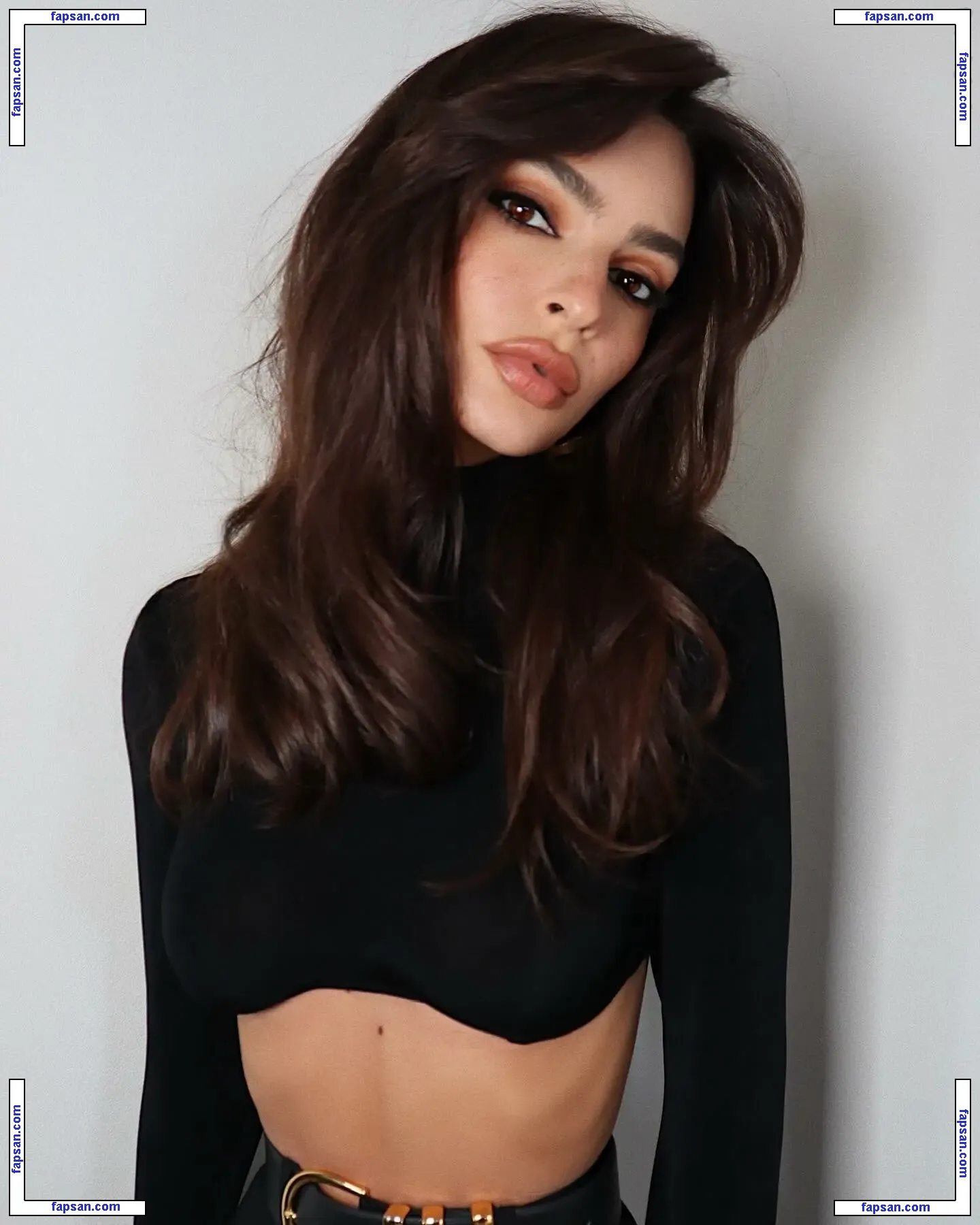 Emily Ratajkowski nude photo #16915 from OnlyFans