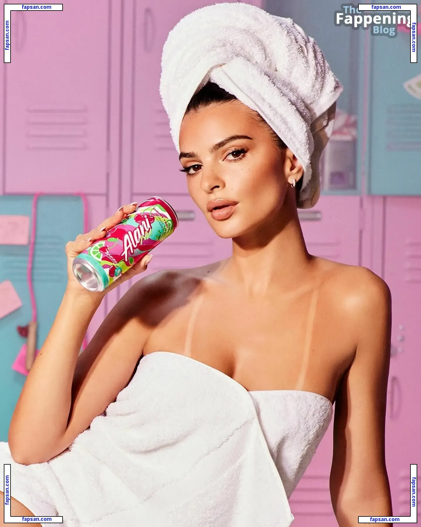 Emily Ratajkowski nude photo #16934 from OnlyFans