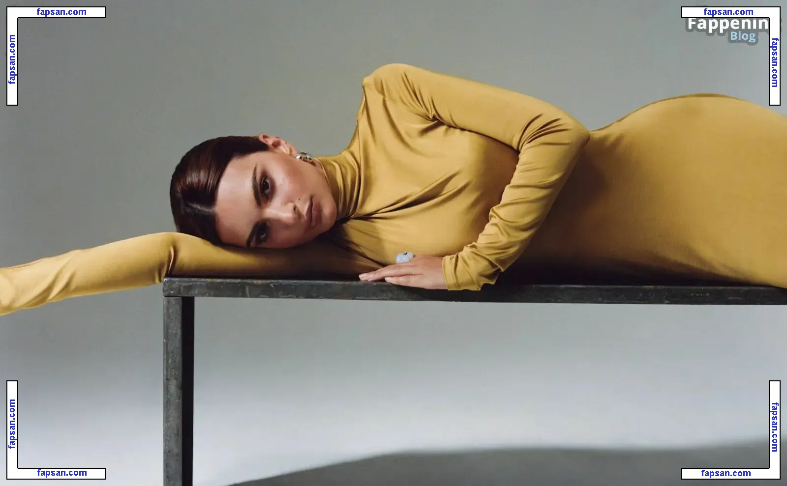 Emily Ratajkowski nude photo #16950 from OnlyFans