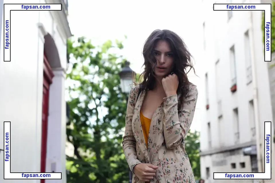 Emily Ratajkowski nude photo #17577 from OnlyFans
