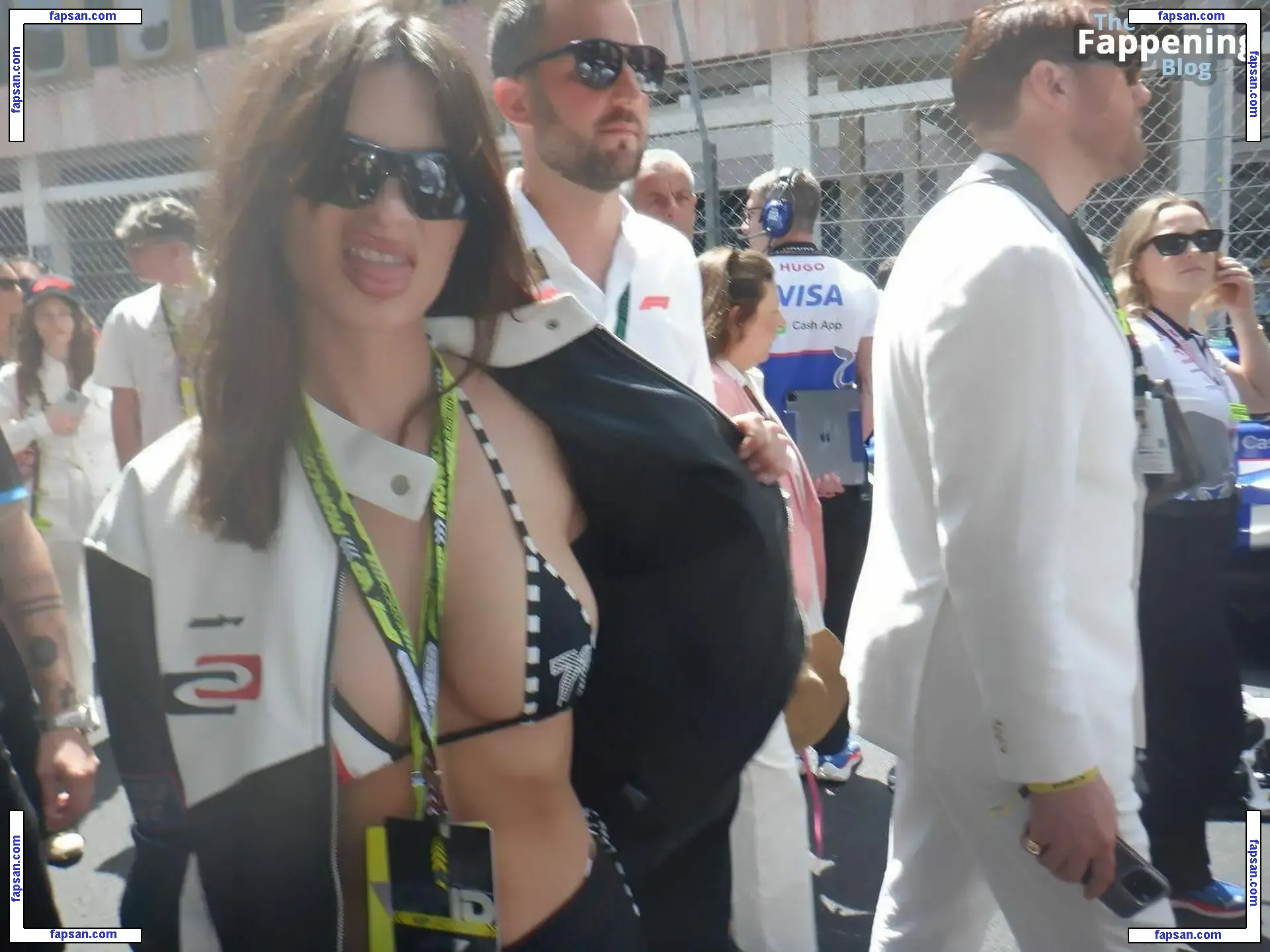 Emily Ratajkowski nude photo #18126 from OnlyFans