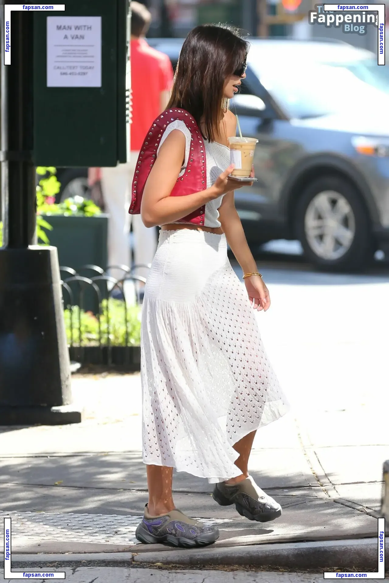 Emily Ratajkowski nude photo #18175 from OnlyFans