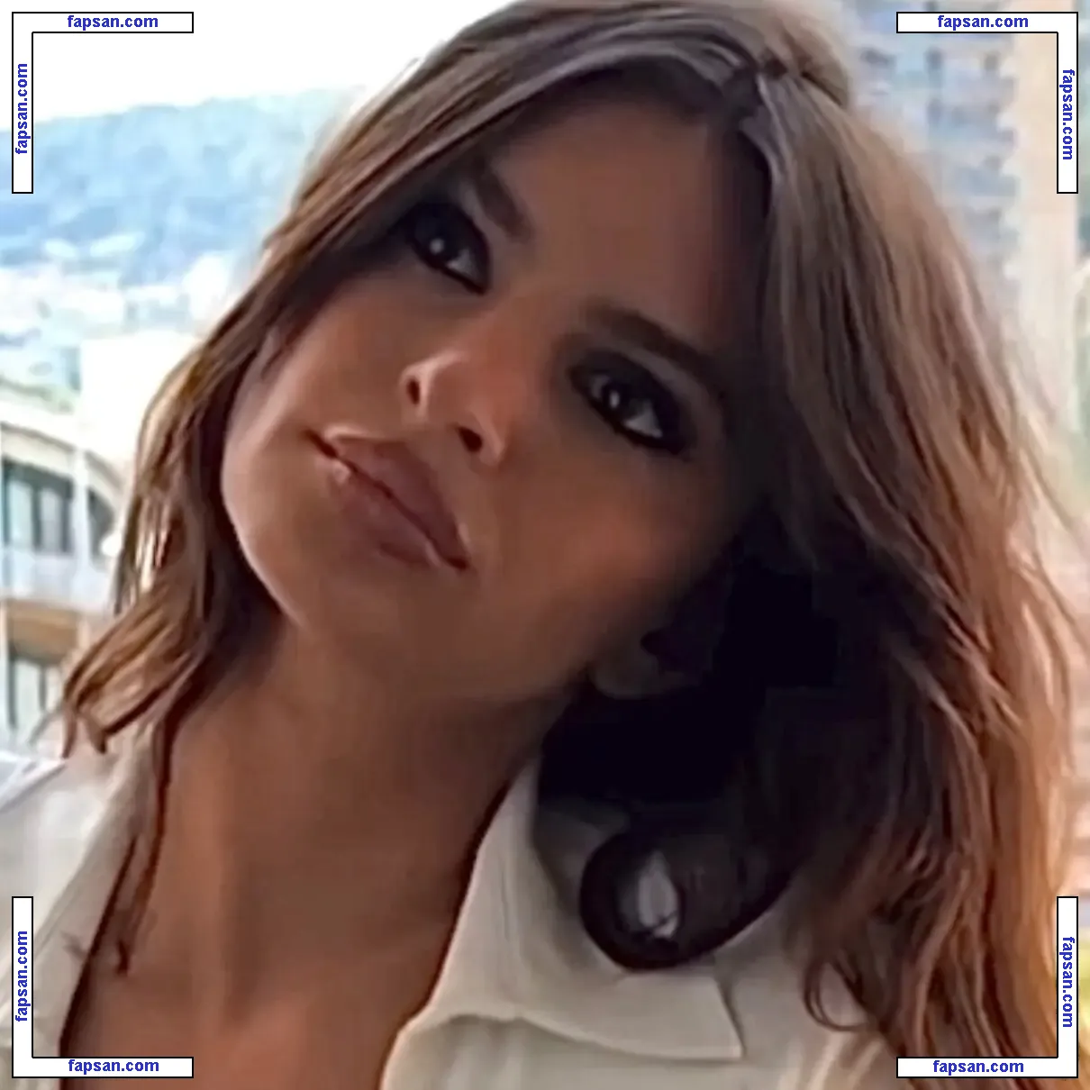 Emily Ratajkowski nude photo #18317 from OnlyFans