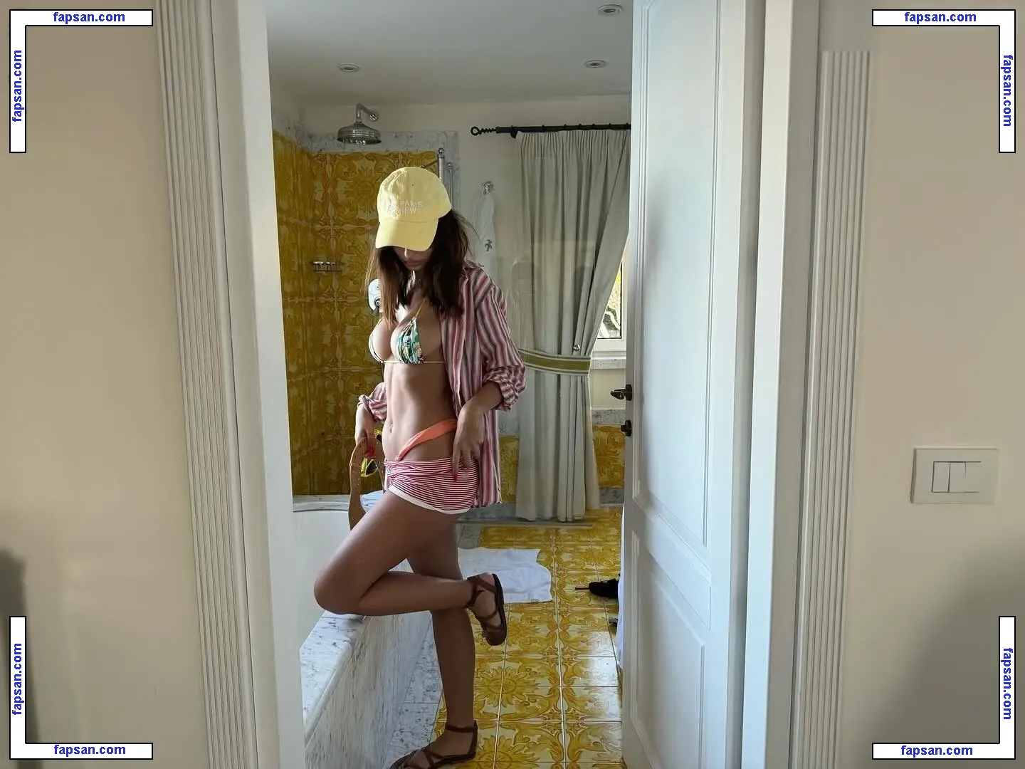 Emily Ratajkowski nude photo #18399 from OnlyFans