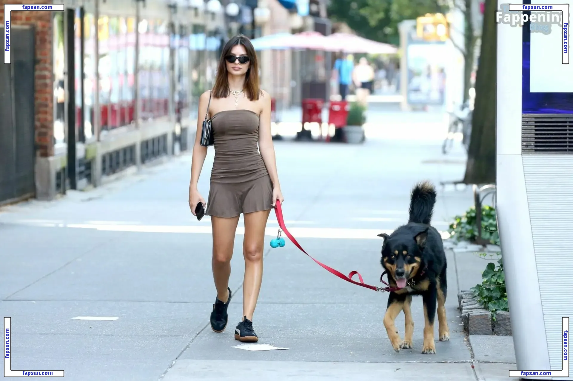 Emily Ratajkowski nude photo #18422 from OnlyFans
