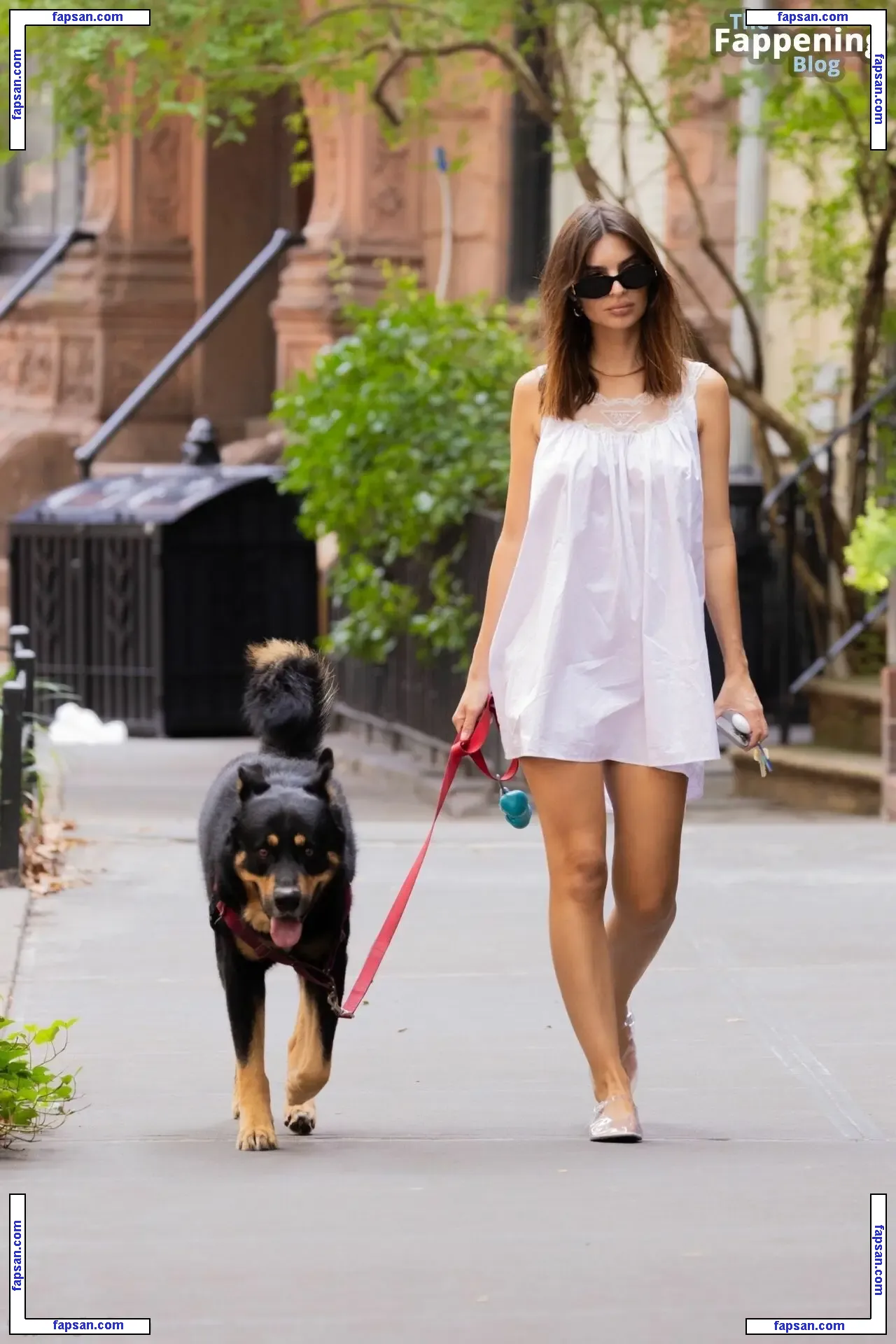 Emily Ratajkowski nude photo #18544 from OnlyFans