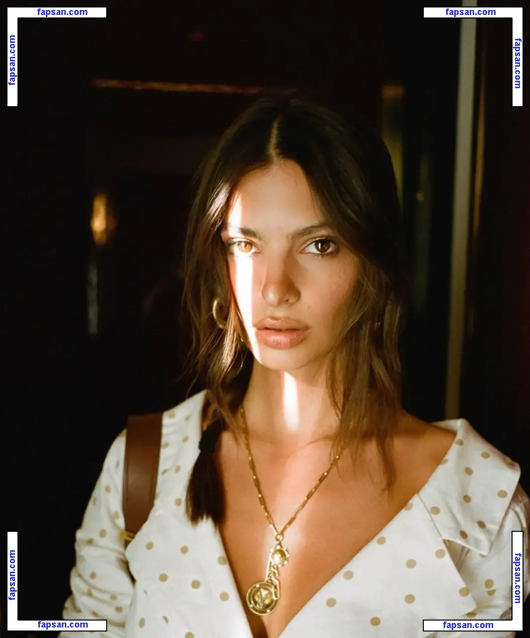 Emily Ratajkowski голая фото #1638 с Онлифанс