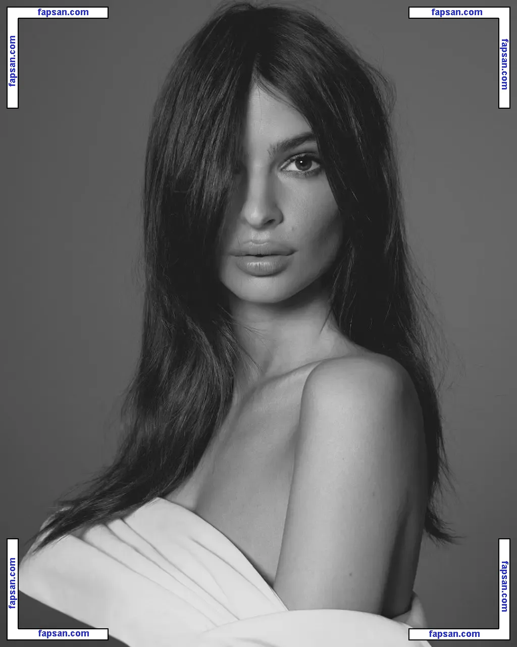 Emily Ratajkowski голая фото #1902 с Онлифанс