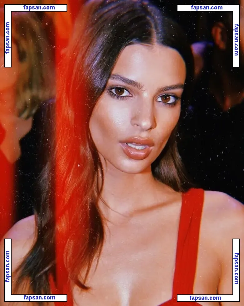 Emily Ratajkowski голая фото #1908 с Онлифанс