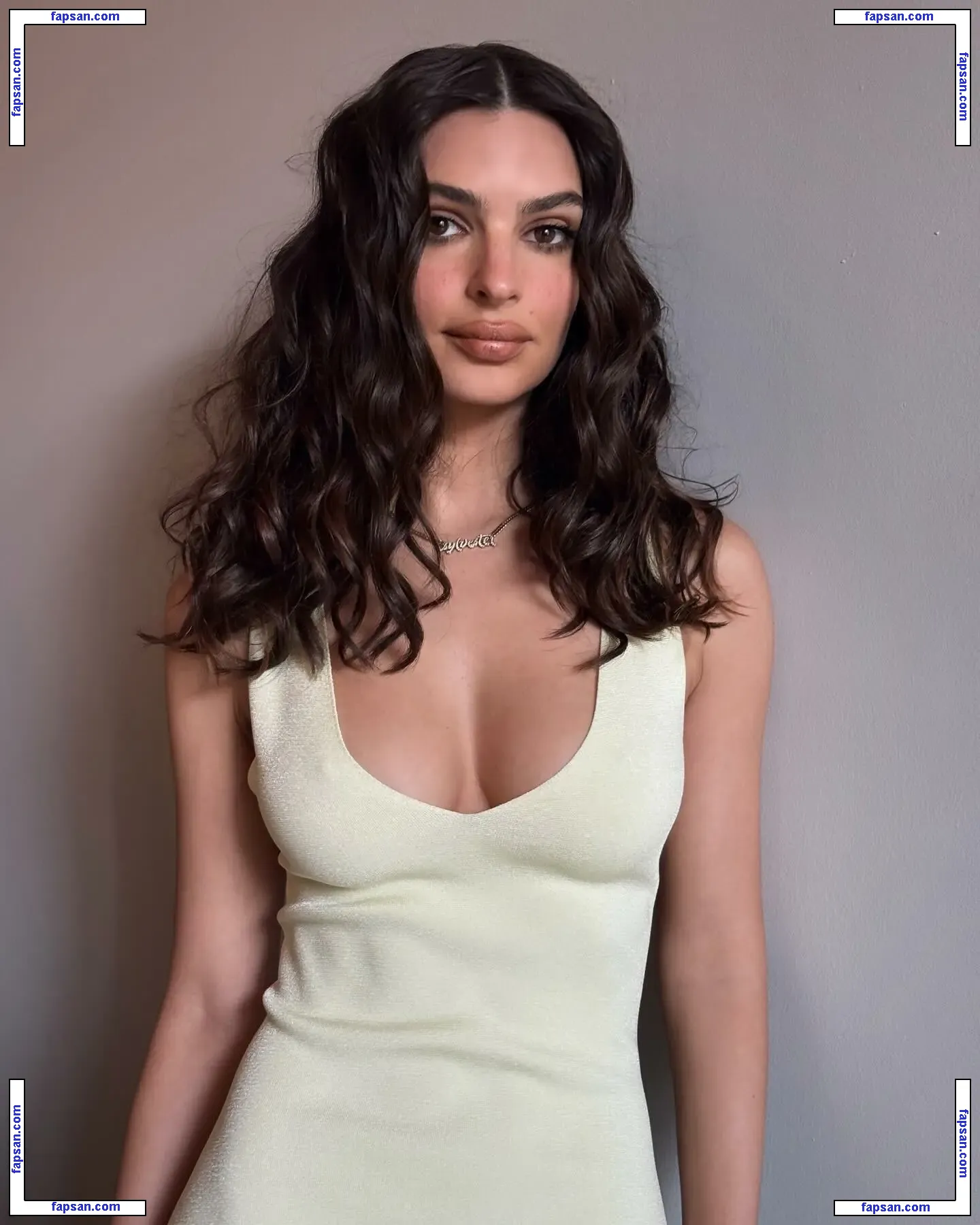 Emily Ratajkowski nude photo #19183 from OnlyFans