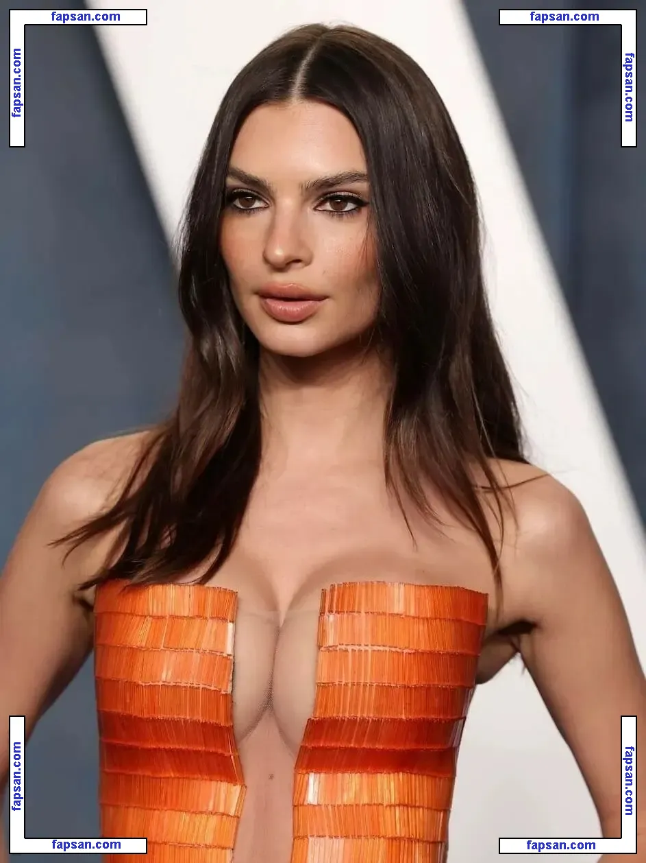 Emily Ratajkowski голая фото #19184 с Онлифанс