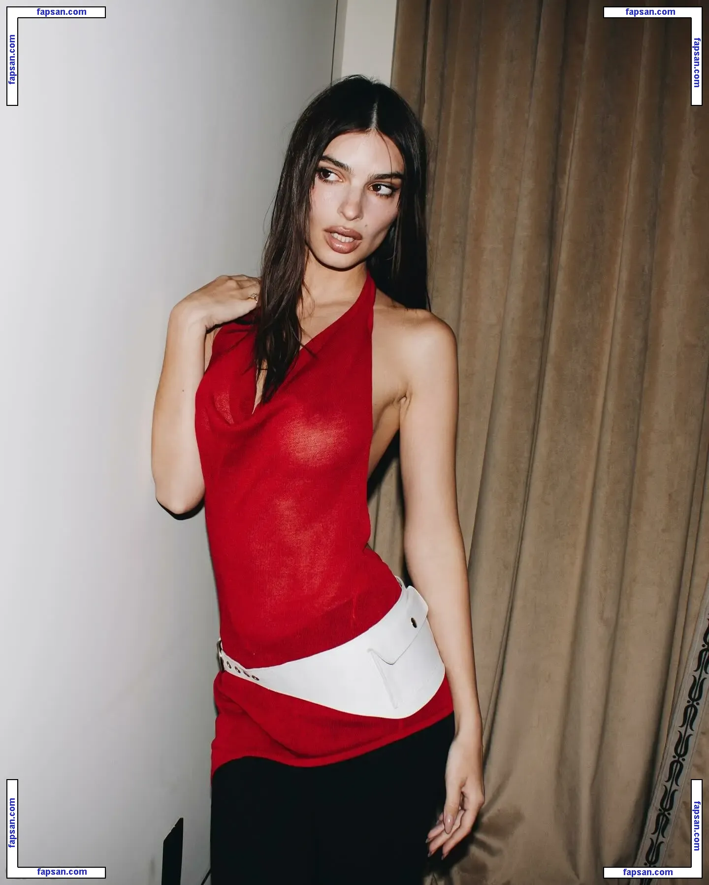 Emily Ratajkowski голая фото #19192 с Онлифанс
