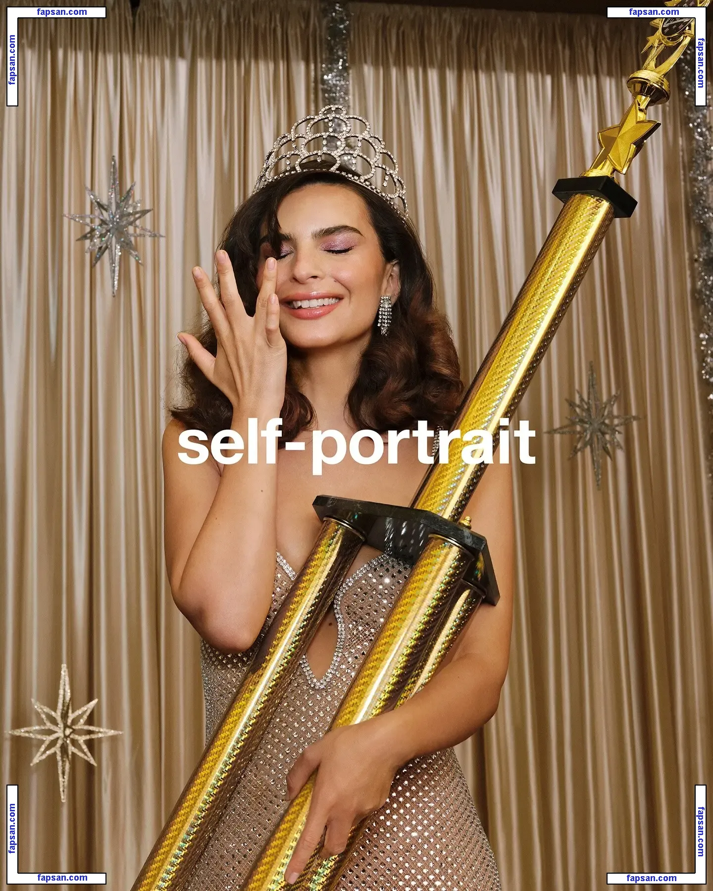 Emily Ratajkowski голая фото #19211 с Онлифанс