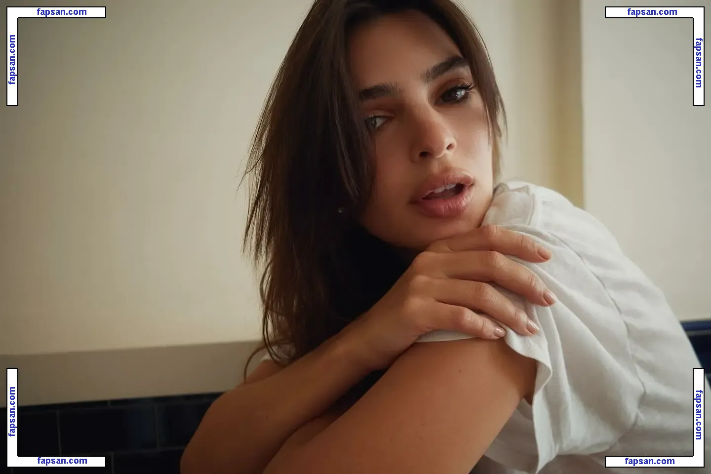 Emily Ratajkowski nude photo #19413 from OnlyFans
