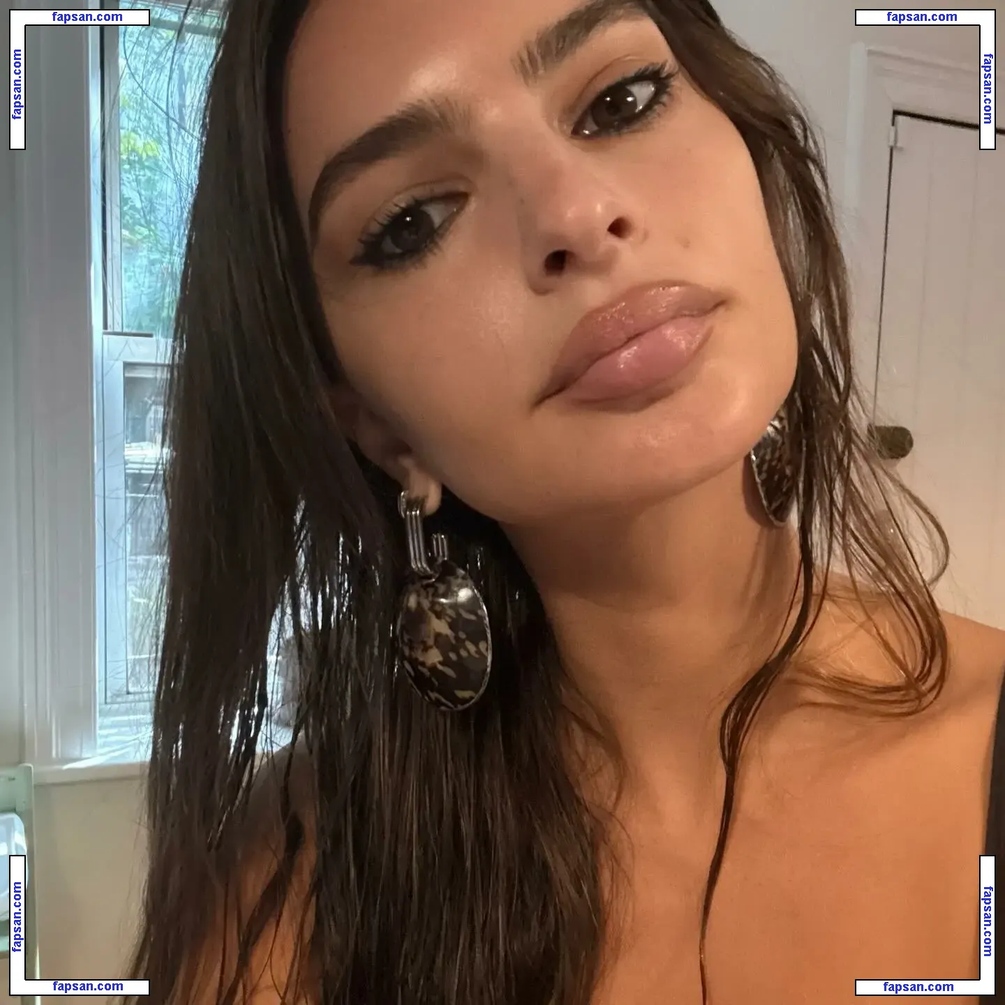 Emily Ratajkowski nude photo #19462 from OnlyFans