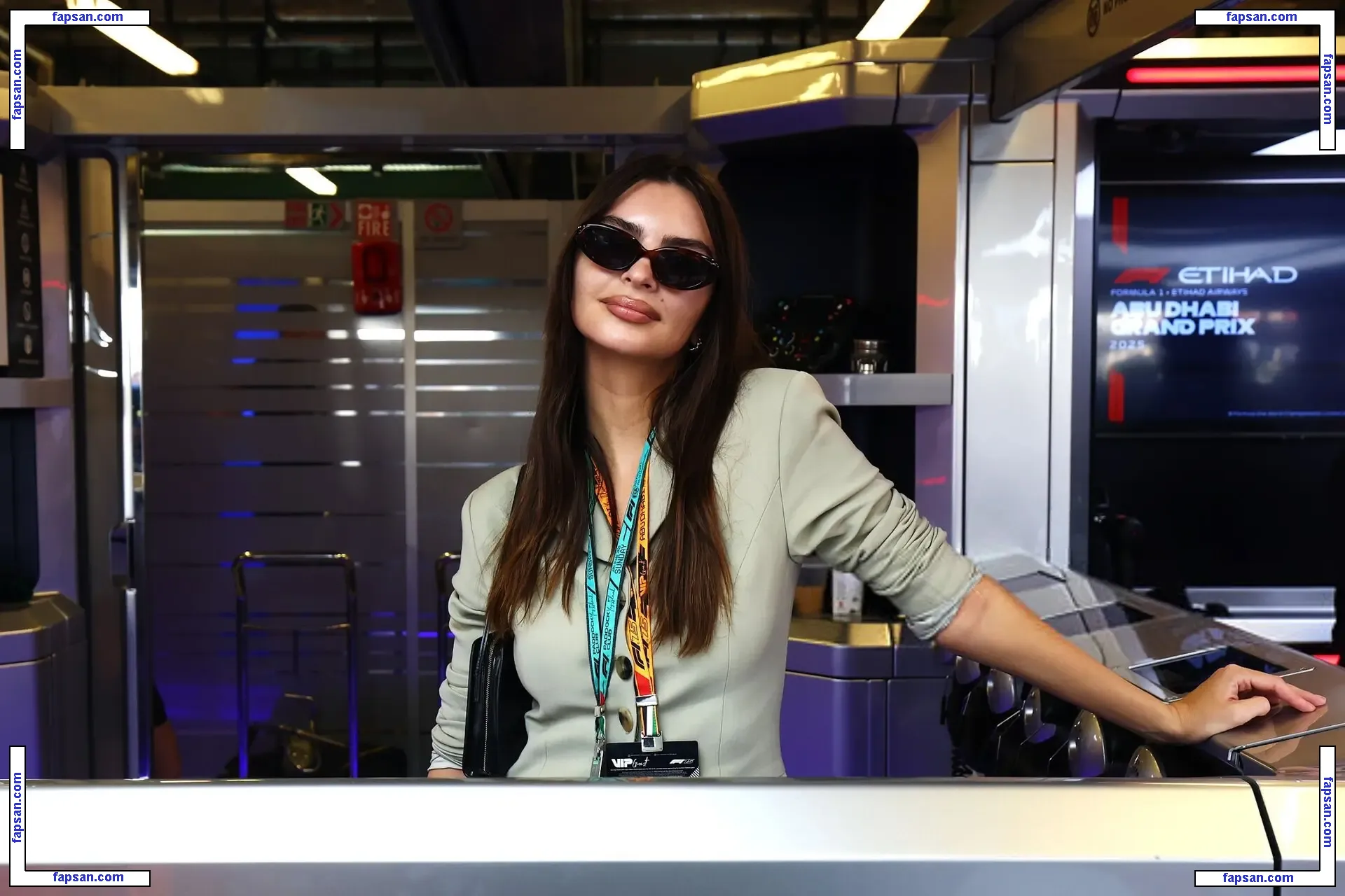 Emily Ratajkowski nude photo #19474 from OnlyFans