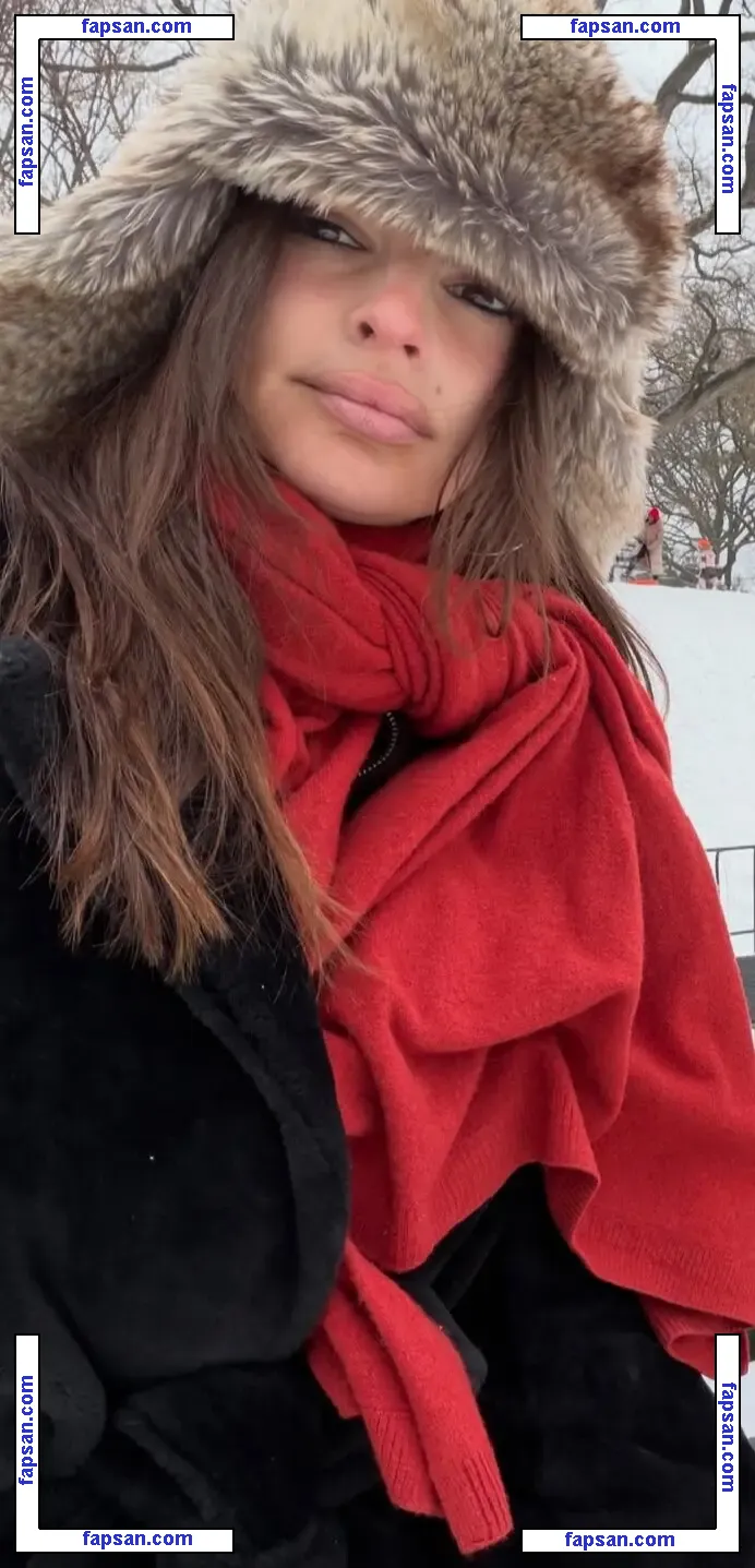 Emily Ratajkowski nude photo #19482 from OnlyFans