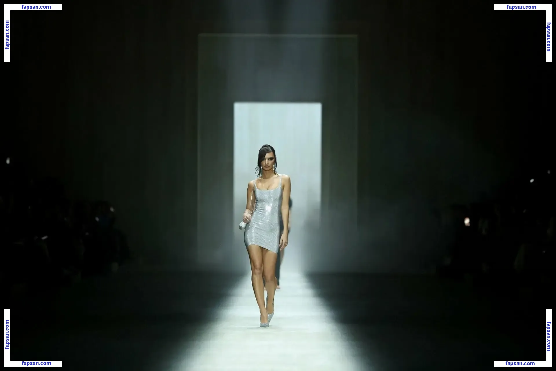 Emily Ratajkowski nude photo #19496 from OnlyFans