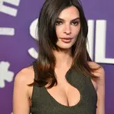 Emily Ratajkowski голая #19128