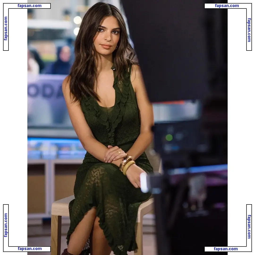 Emily Ratajkowski голая фото #2183 с Онлифанс
