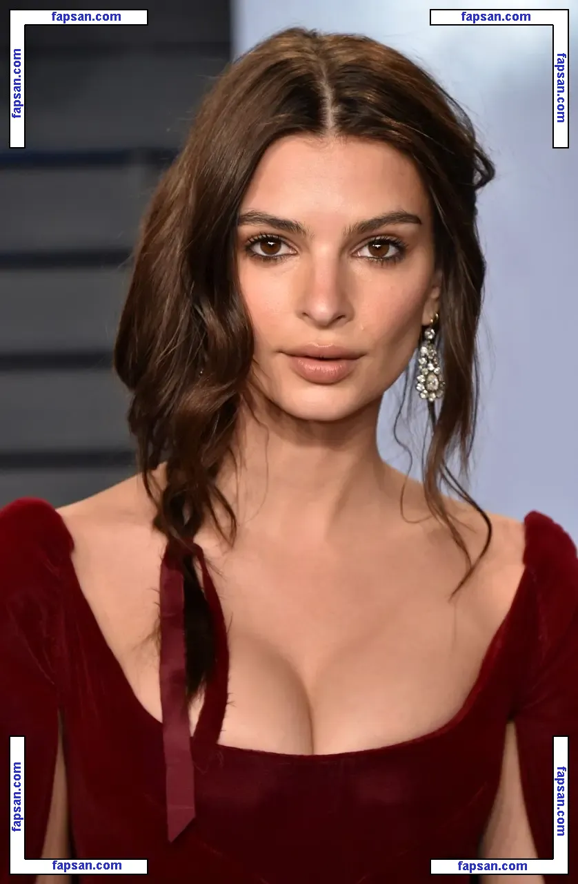 Emily Ratajkowski голая фото #2330 с Онлифанс
