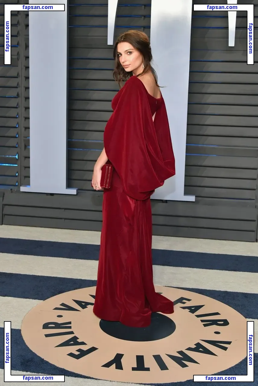 Emily Ratajkowski голая фото #2336 с Онлифанс