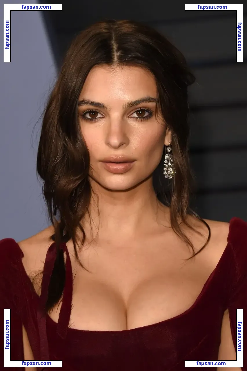 Emily Ratajkowski голая фото #2348 с Онлифанс