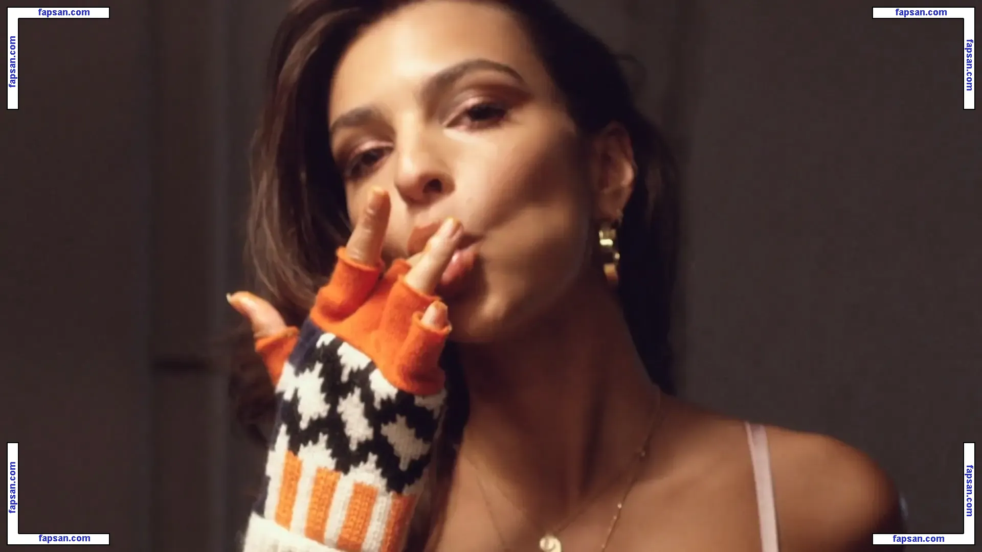 Emily Ratajkowski голая фото #2521 с Онлифанс