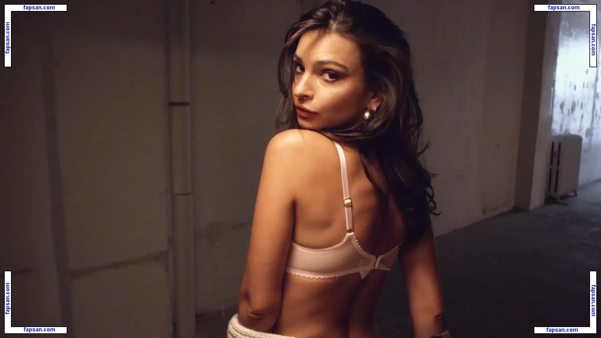 Emily Ratajkowski голая фото #2528 с Онлифанс