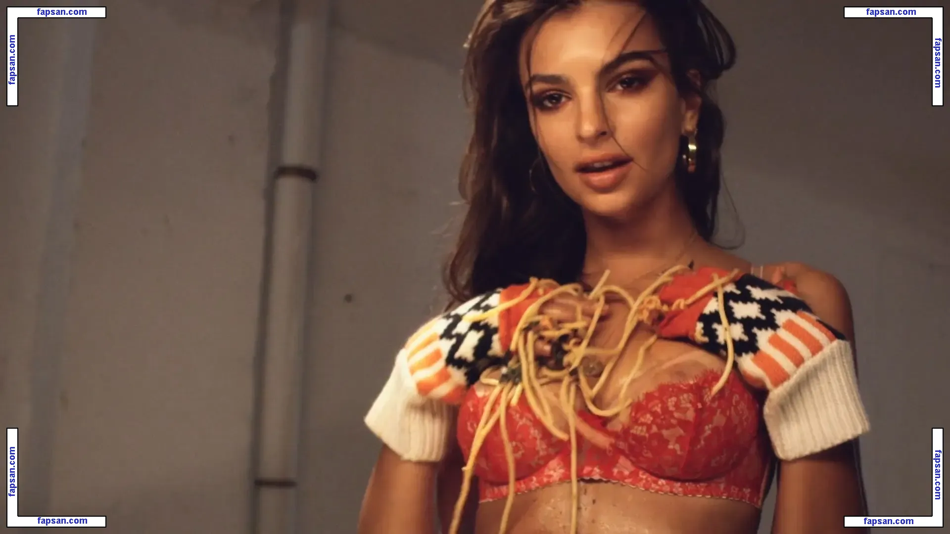 Emily Ratajkowski голая фото #2542 с Онлифанс