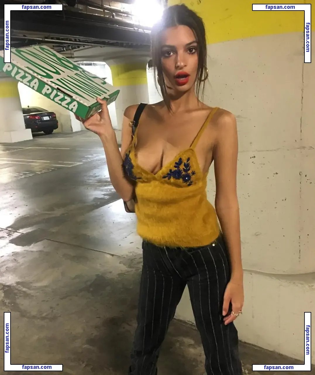 Emily Ratajkowski nude photo #2671 from OnlyFans
