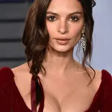 Emily Ratajkowski голая #2330