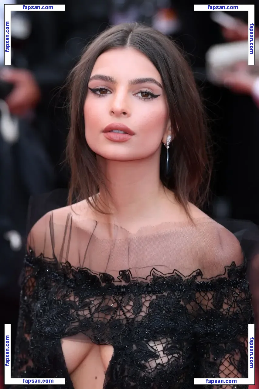 Emily Ratajkowski голая фото #3265 с Онлифанс