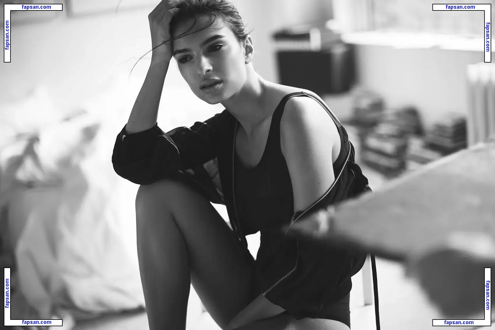 Emily Ratajkowski голая фото #3560 с Онлифанс